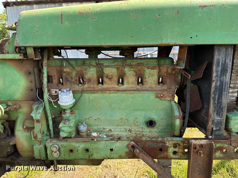 image for item OC9083 (2) John Deere tractors