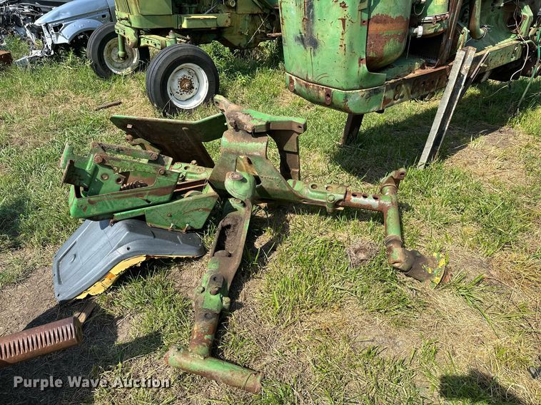 image for item OC9083 (2) John Deere tractors