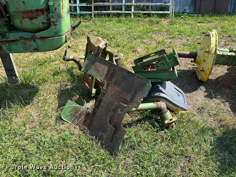 image for item OC9083 (2) John Deere tractors