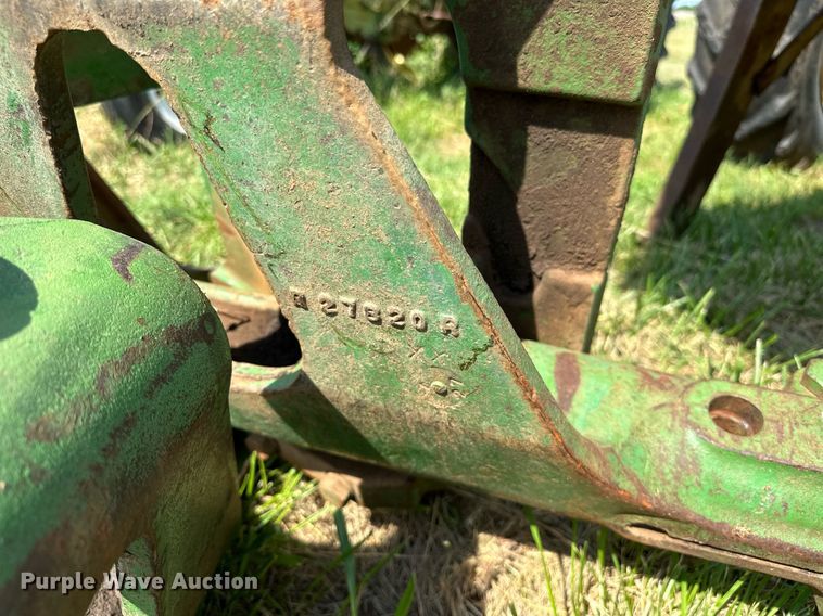 image for item OC9083 (2) John Deere tractors