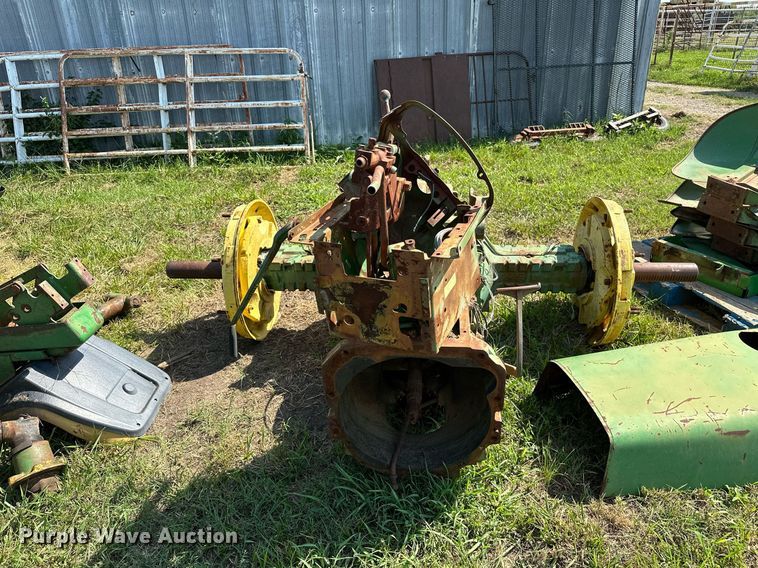 image for item OC9083 (2) John Deere tractors