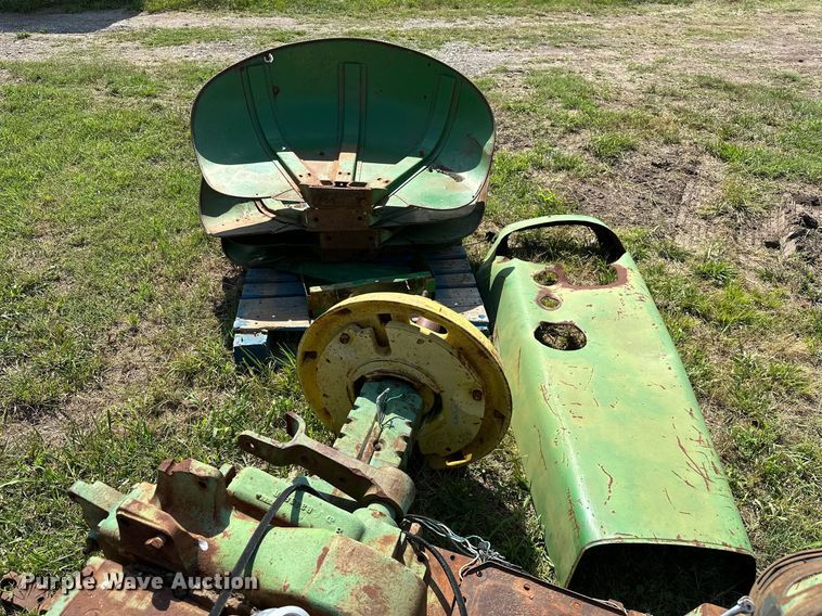 image for item OC9083 (2) John Deere tractors