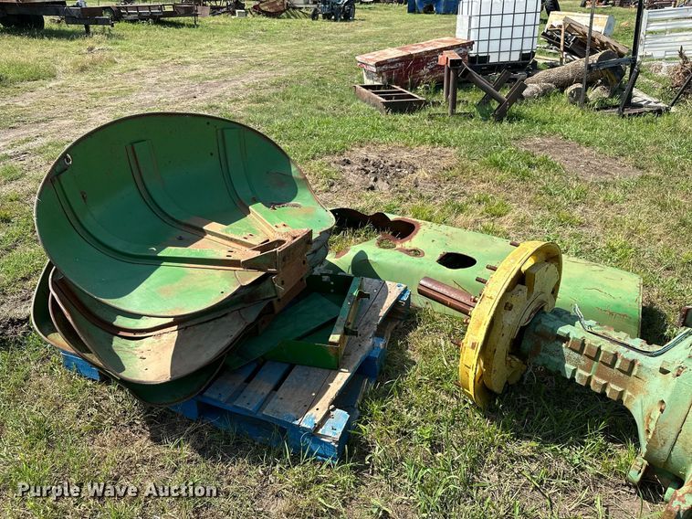 image for item OC9083 (2) John Deere tractors