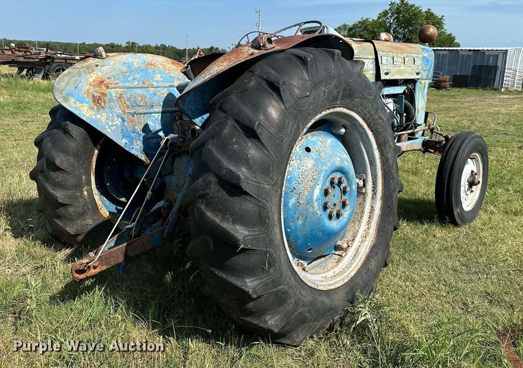 image for item OC9084 Ford 2000  tractor