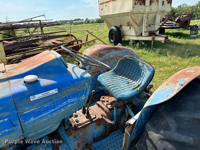 image for item OC9084 Ford 2000  tractor