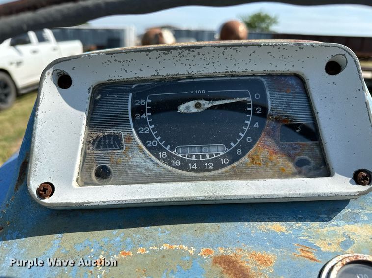 image for item OC9084 Ford 2000  tractor