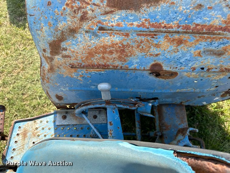 image for item OC9084 Ford 2000  tractor