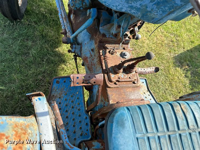 image for item OC9084 Ford 2000  tractor