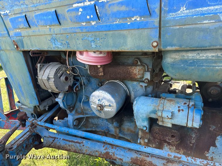 image for item OC9084 Ford 2000  tractor