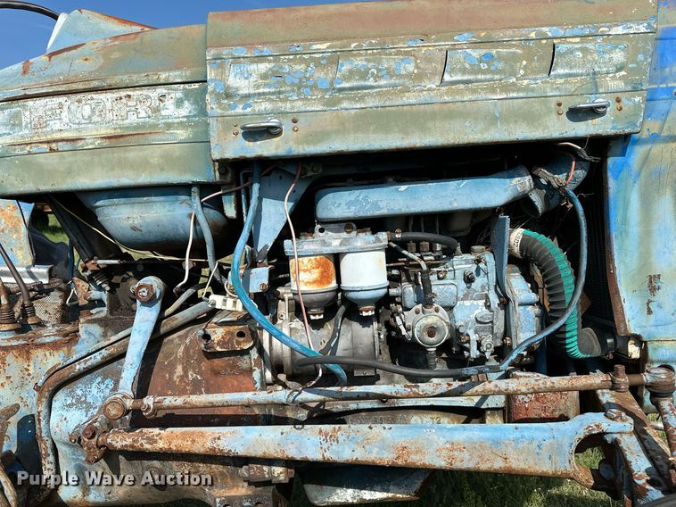 image for item OC9084 Ford 2000  tractor
