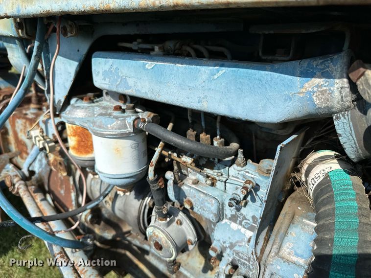 image for item OC9084 Ford 2000  tractor