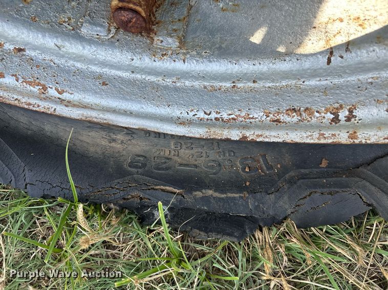 image for item OC9084 Ford 2000  tractor