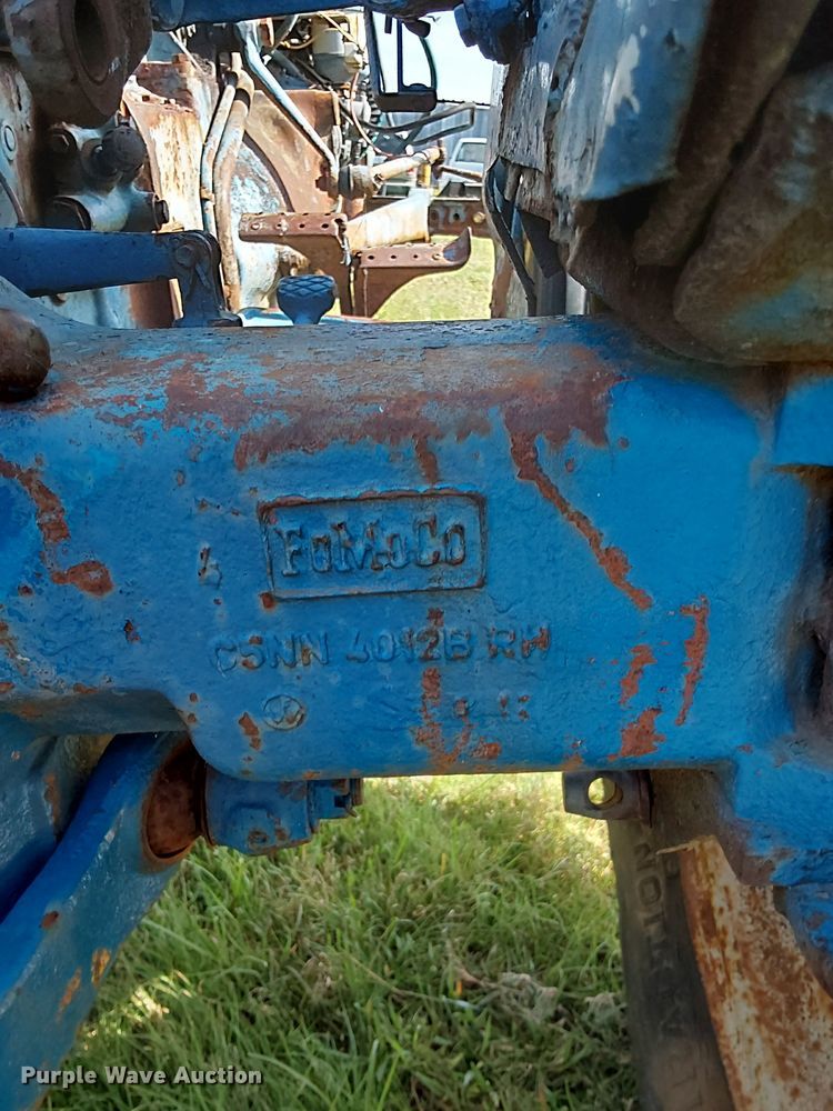 image for item OC9084 Ford 2000  tractor