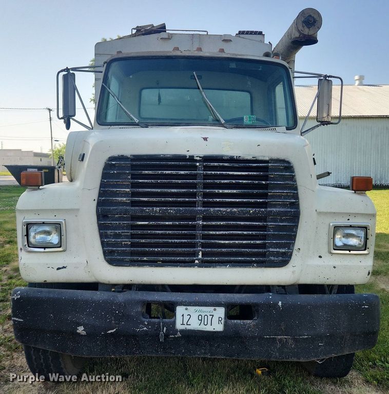 image for item OK9550 1988 Ford L8000  feed delivery truck