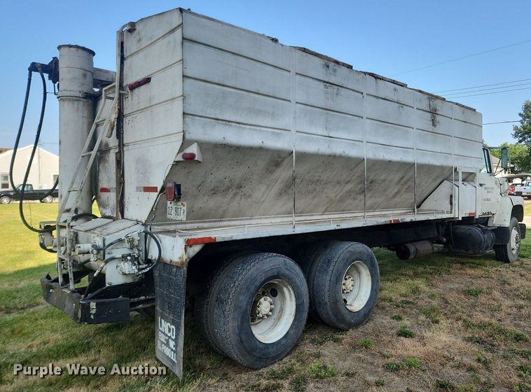 image for item OK9550 1988 Ford L8000  feed delivery truck