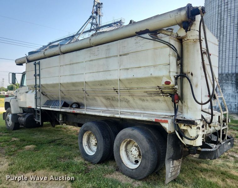 image for item OK9550 1988 Ford L8000  feed delivery truck