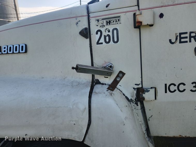 image for item OK9550 1988 Ford L8000  feed delivery truck