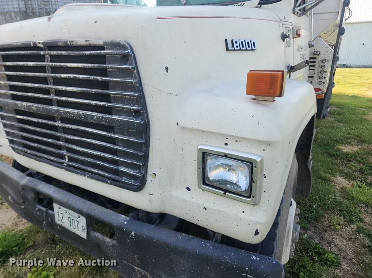 image for item OK9550 1988 Ford L8000  feed delivery truck