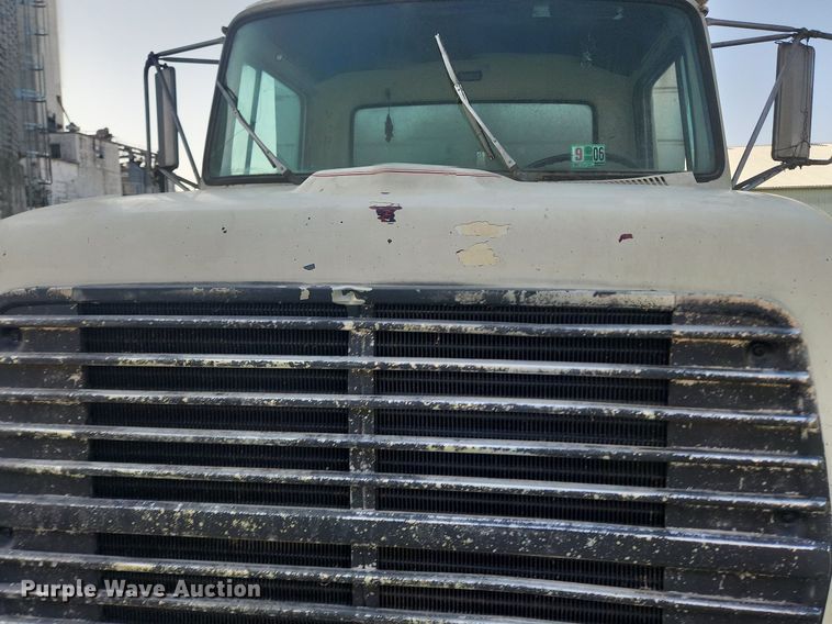 image for item OK9550 1988 Ford L8000  feed delivery truck