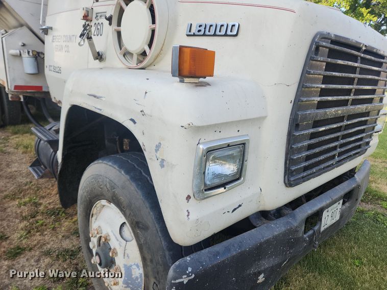 image for item OK9550 1988 Ford L8000  feed delivery truck