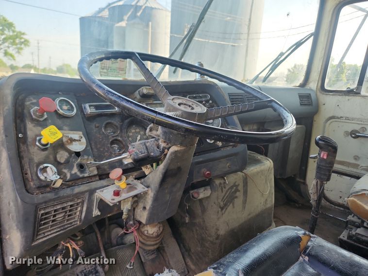 image for item OK9550 1988 Ford L8000  feed delivery truck