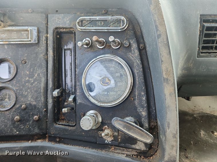 image for item OK9550 1988 Ford L8000  feed delivery truck