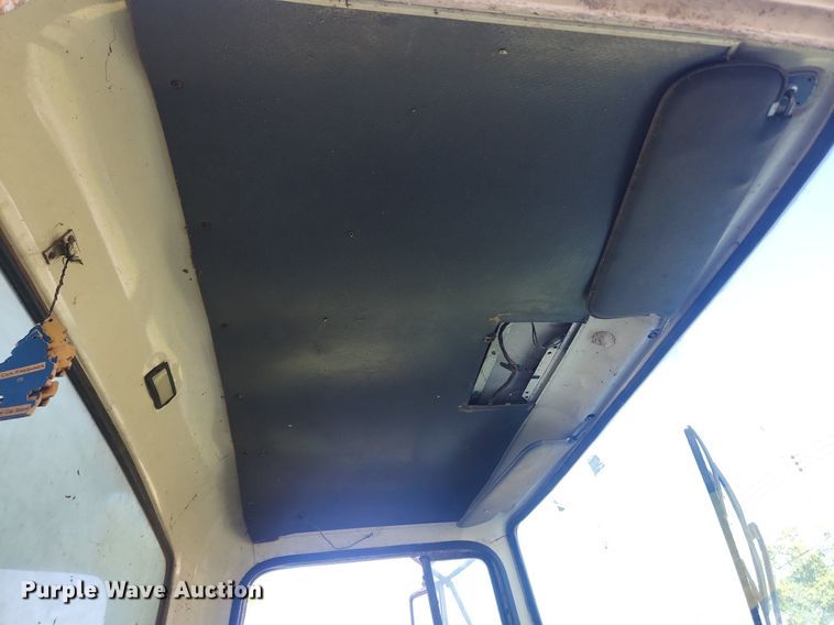 image for item OK9550 1988 Ford L8000  feed delivery truck