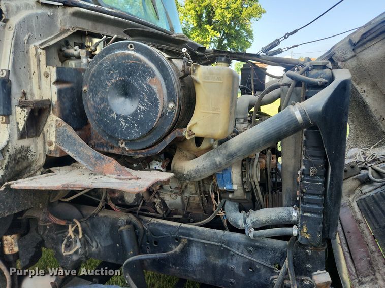 image for item OK9550 1988 Ford L8000  feed delivery truck