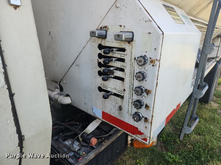 image for item OK9550 1988 Ford L8000  feed delivery truck