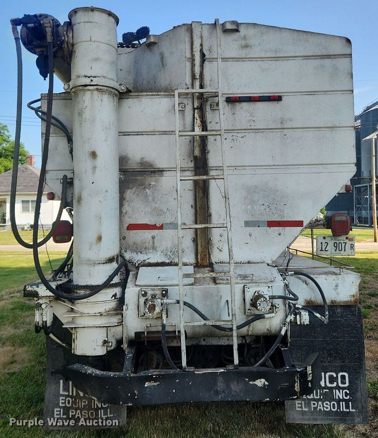 image for item OK9550 1988 Ford L8000  feed delivery truck