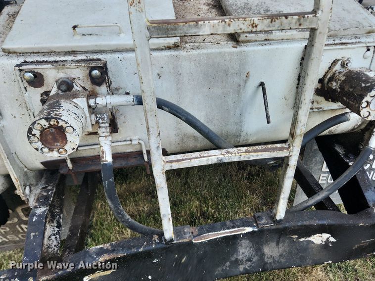 image for item OK9550 1988 Ford L8000  feed delivery truck