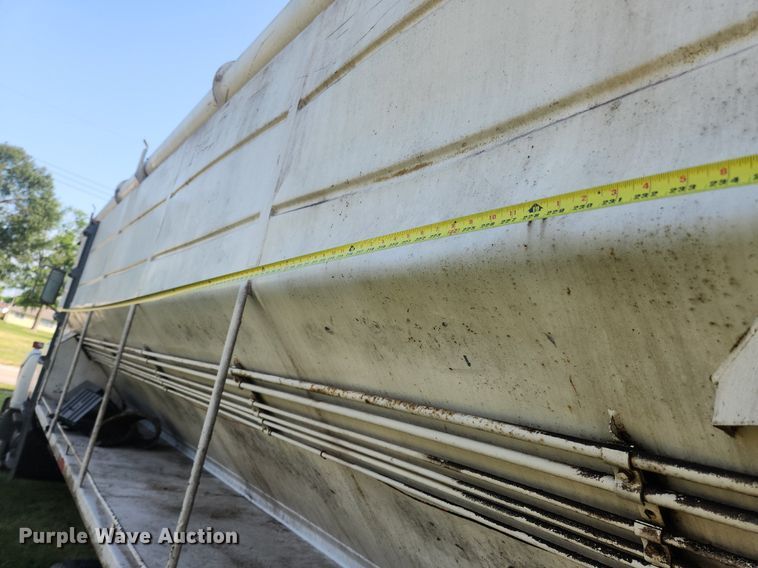 image for item OK9550 1988 Ford L8000  feed delivery truck