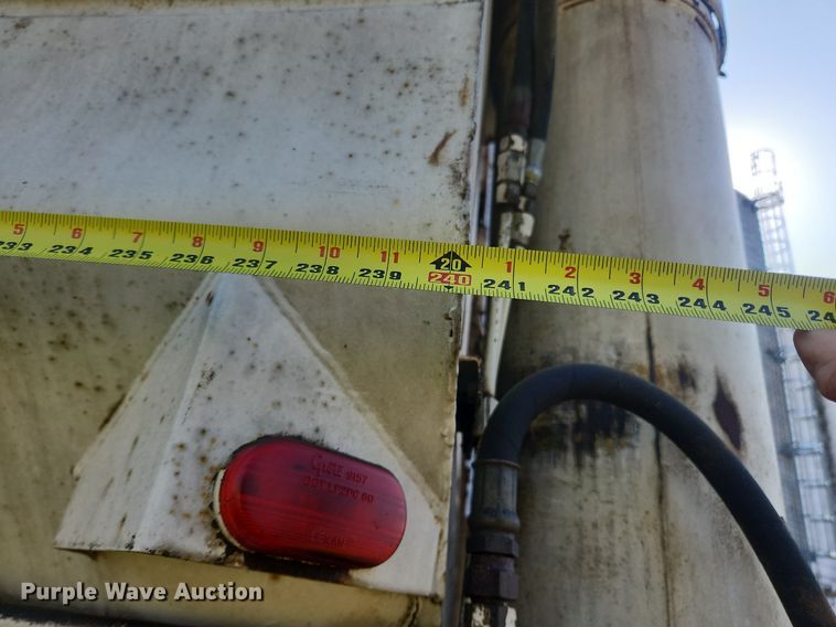 image for item OK9550 1988 Ford L8000  feed delivery truck