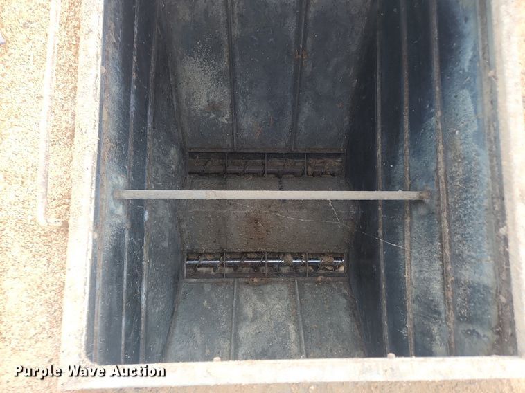 image for item OK9550 1988 Ford L8000  feed delivery truck