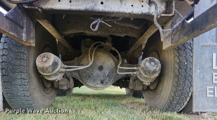 image for item OK9550 1988 Ford L8000  feed delivery truck