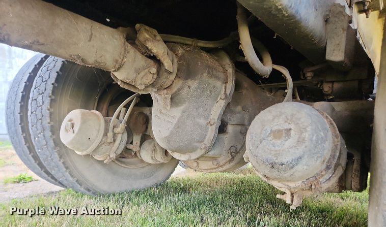 image for item OK9550 1988 Ford L8000  feed delivery truck