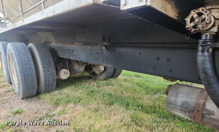 image for item OK9550 1988 Ford L8000  feed delivery truck