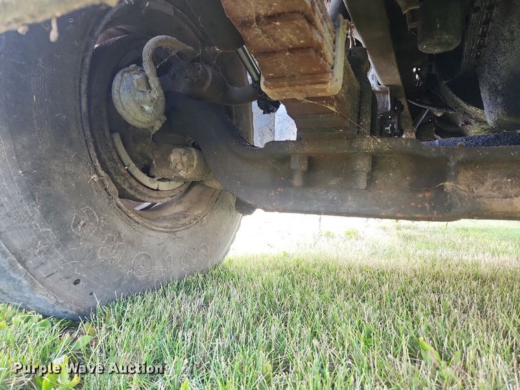 image for item OK9550 1988 Ford L8000  feed delivery truck