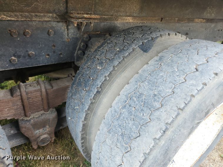 image for item OK9550 1988 Ford L8000  feed delivery truck