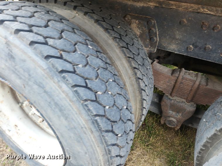 image for item OK9550 1988 Ford L8000  feed delivery truck