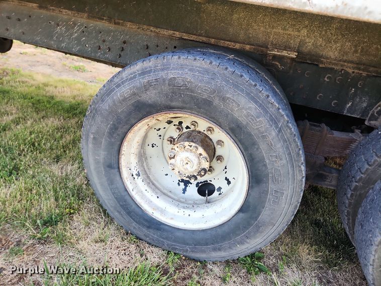 image for item OK9550 1988 Ford L8000  feed delivery truck