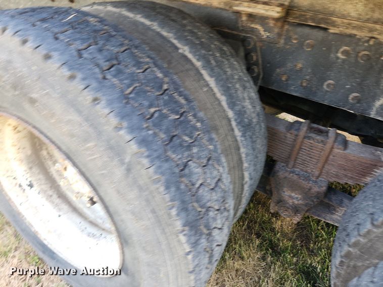 image for item OK9550 1988 Ford L8000  feed delivery truck