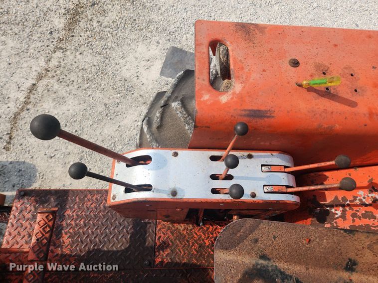 image for item OK9558 1968 Allis Chalmers One-Ninety XT  tractor