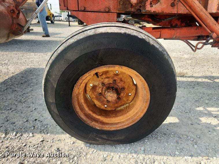 image for item OK9558 1968 Allis Chalmers One-Ninety XT  tractor