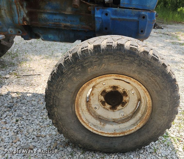 image for item OK9564 1969 Ford 5000  tractor