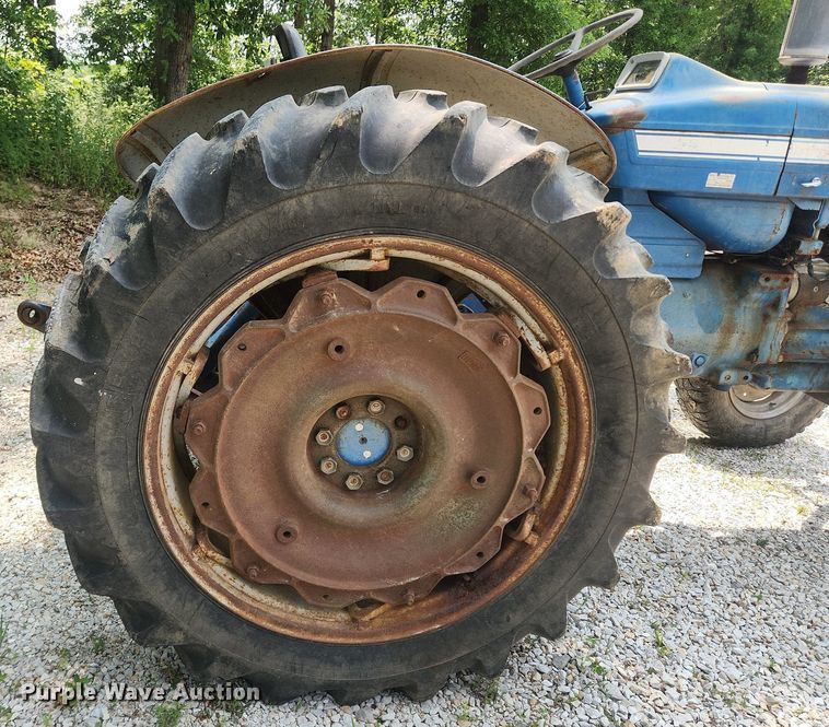 image for item OK9564 1969 Ford 5000  tractor