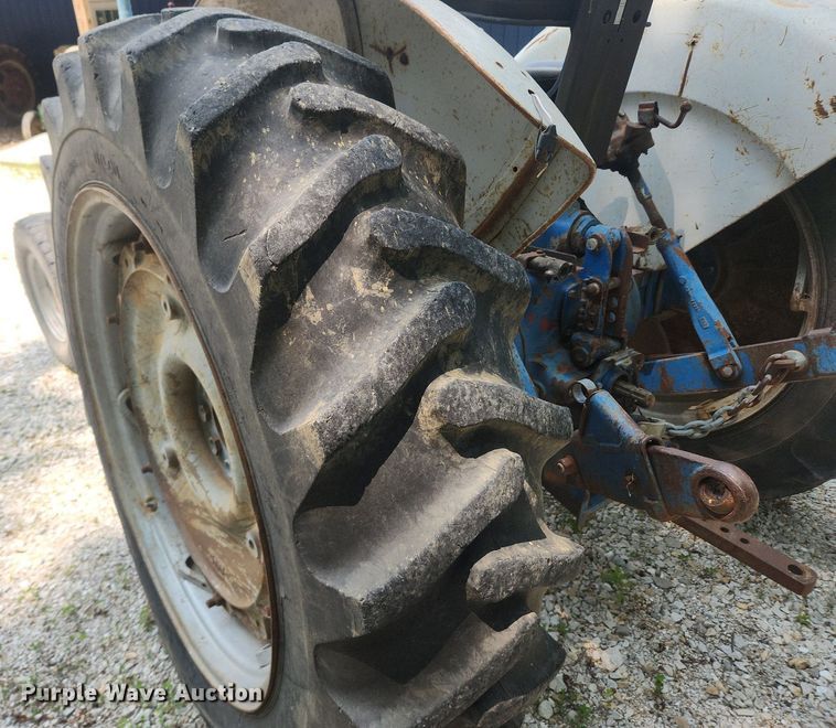 image for item OK9564 1969 Ford 5000  tractor