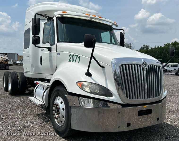 image for item DI7868 2012 International ProStar+ 122  semi truck