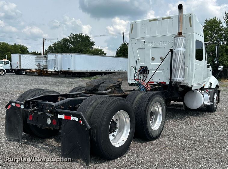 image for item DI7868 2012 International ProStar+ 122  semi truck