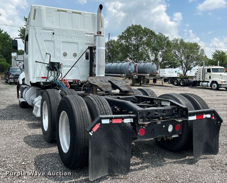 image for item DI7868 2012 International ProStar+ 122  semi truck